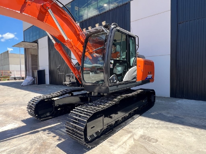 HITACHI ZX210LC-6