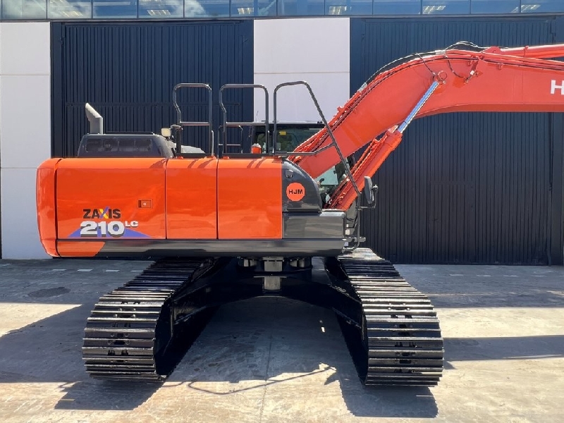 HITACHI ZX210LC-6
