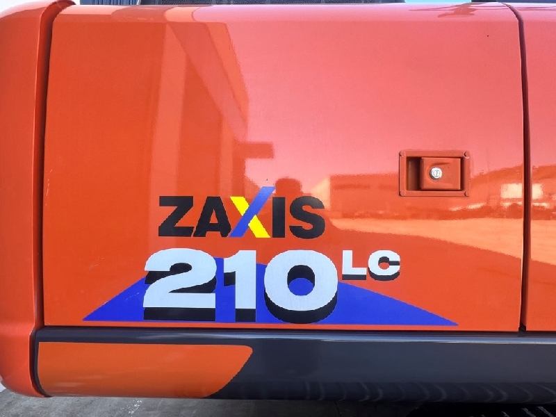 HITACHI ZX210LC-6