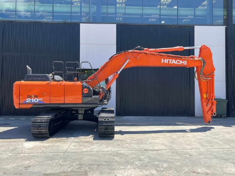 HITACHI ZX210LC-6