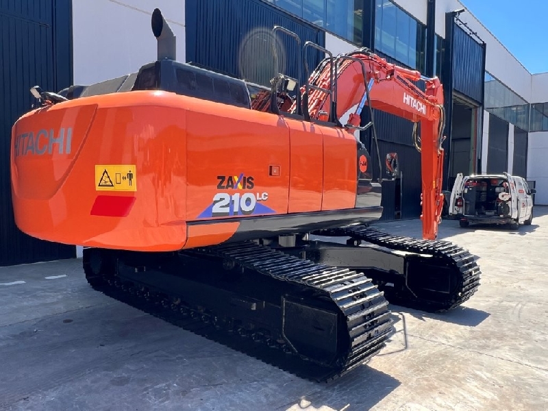 HITACHI ZX210LC-6